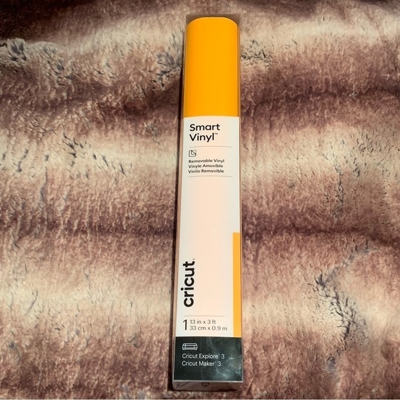 Cricut Smart Vinyl™ Removable 3 Feet Maize Yellow - Picture 1 of 6